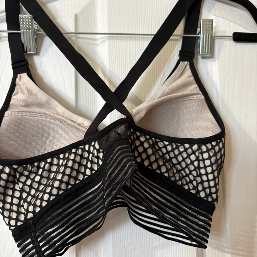 Victoria’s Secret SPORT sports bra - Picture 4 of 5